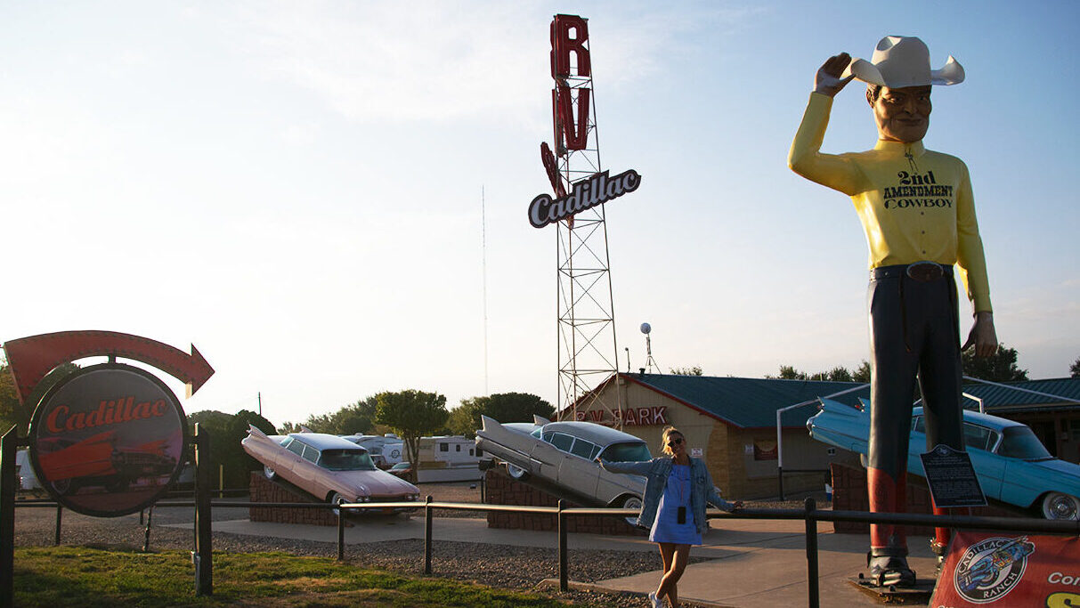 ruta 66 Amarillo a albuquerque Cadillac Rv PArk/Cadillac Ranch Gift Store