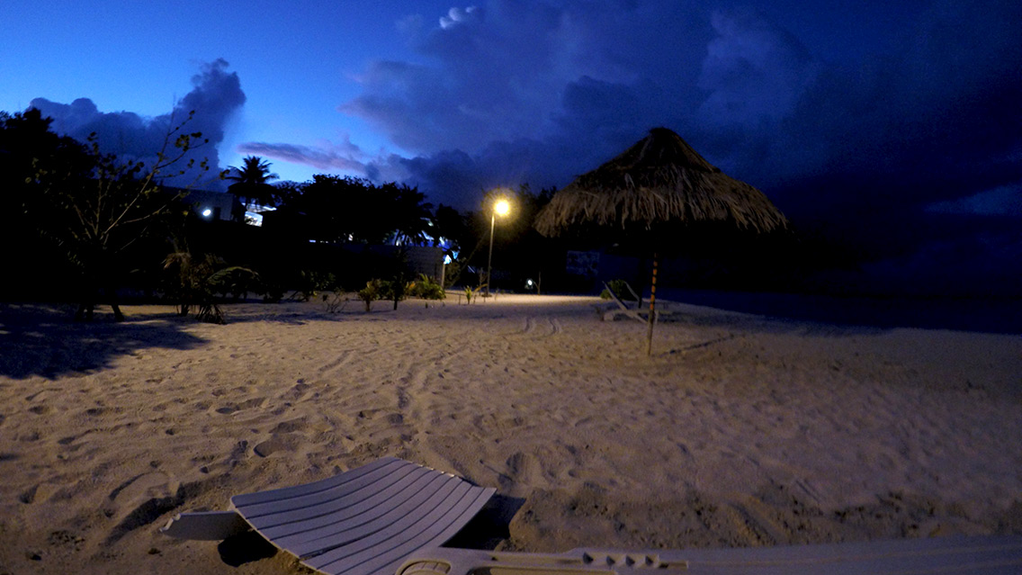 atardecer en la playa de Gulhi