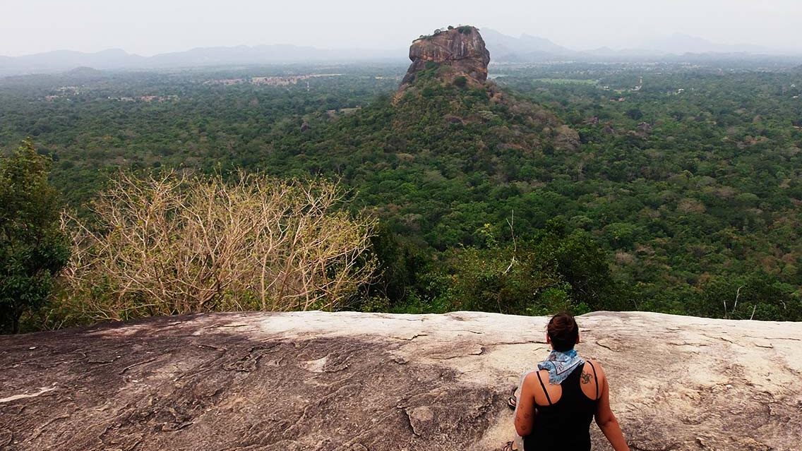 Vistas de Lion Rock de Sigiriya desde Pidurangala Rock