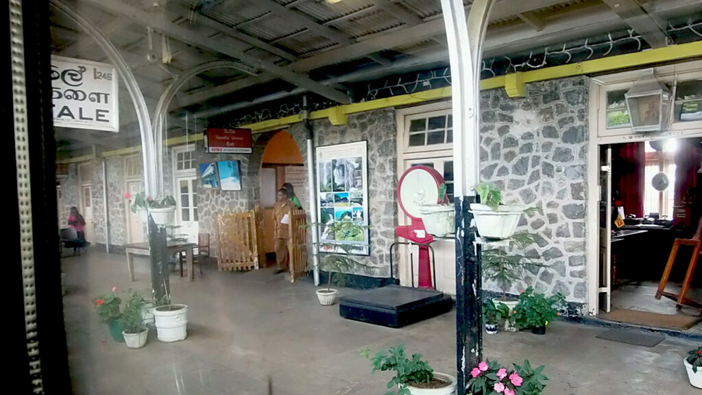 Tren-panoramico-de-kandy-a-ella_