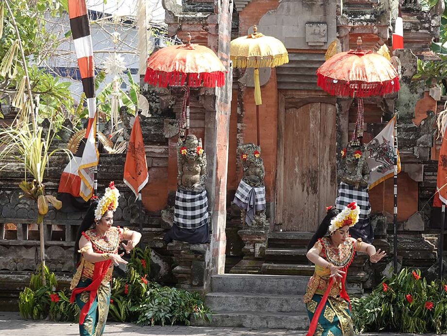 Barong & Kris Dance Jambe Budaya​