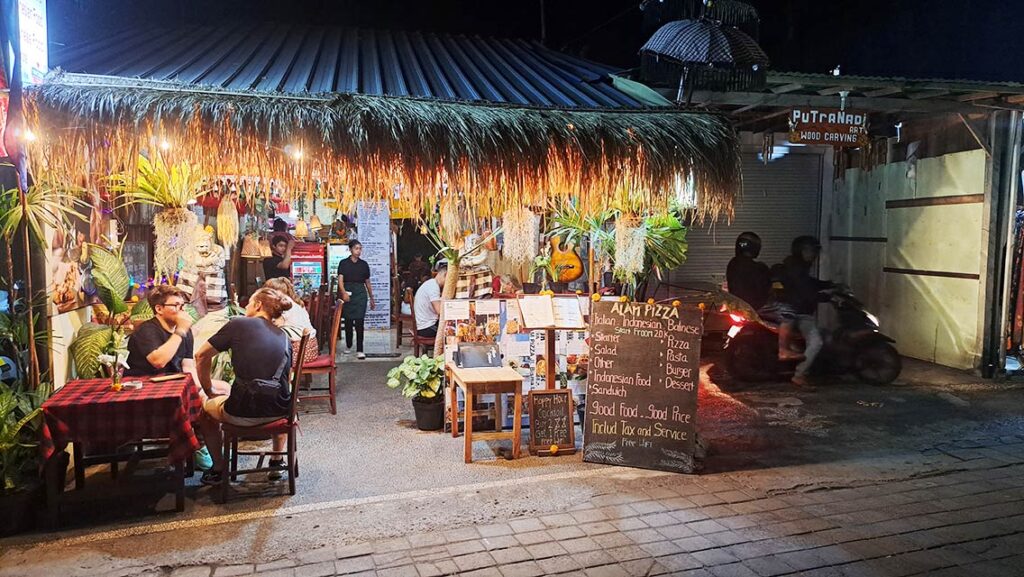 Restaurante Alam Pizza en el centro de Ubud.