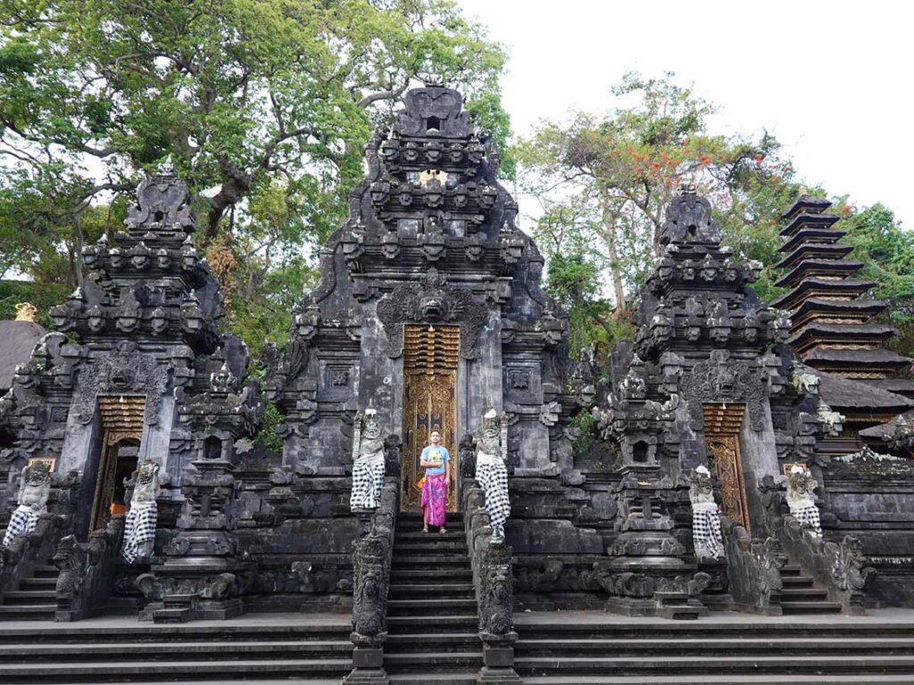 Pura Goa Lawah y su cueva sagrada.