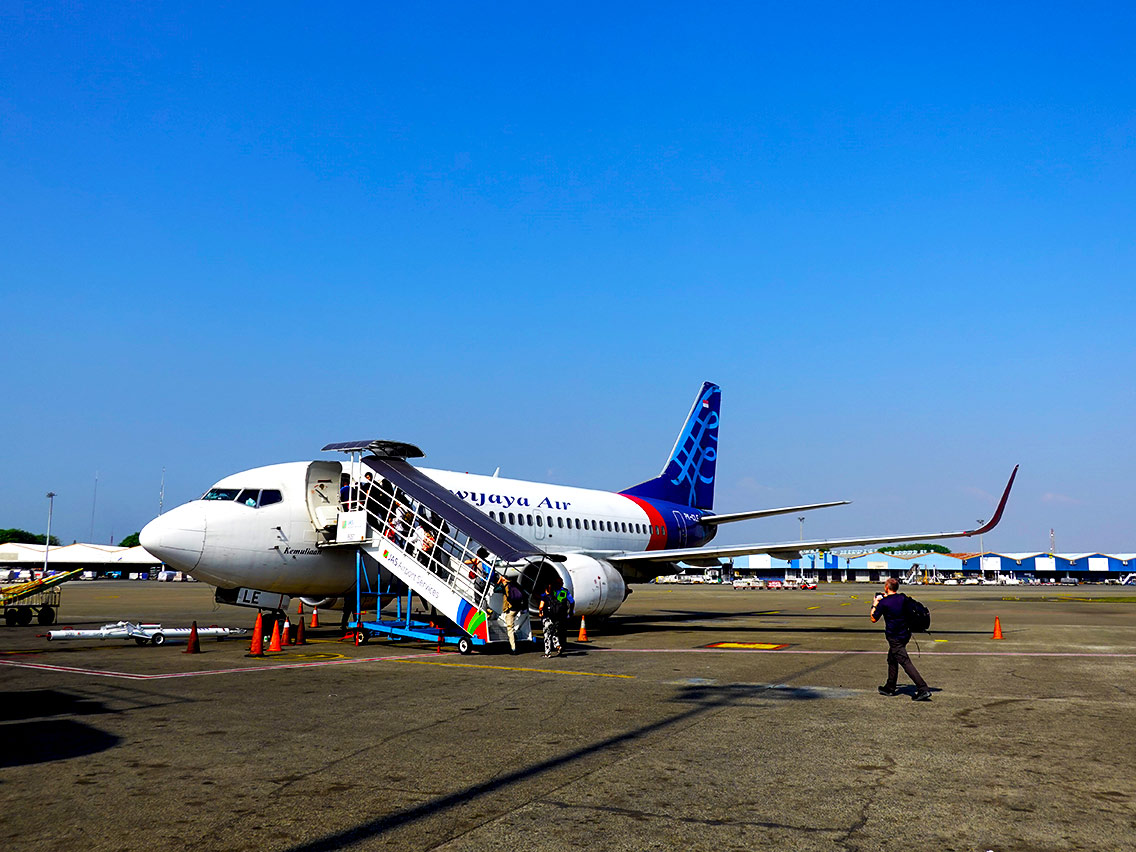 El avión es una forma barata y cómoda para moverte por Indonesia