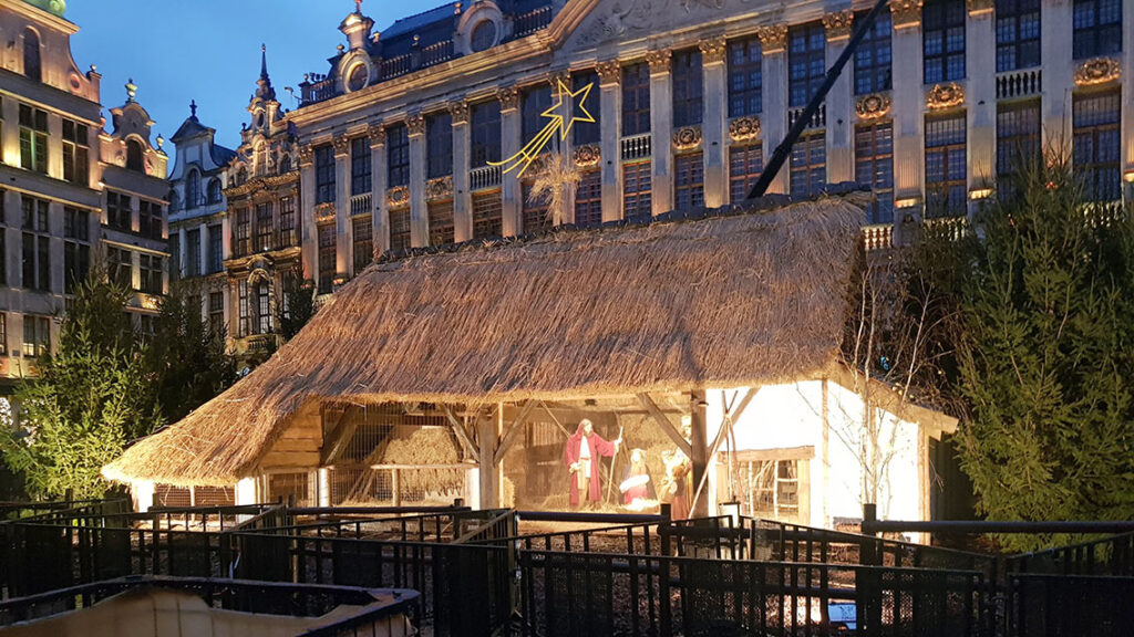 Belén tradicional de Navidad instalado en la Grand-Place de Bruselas.