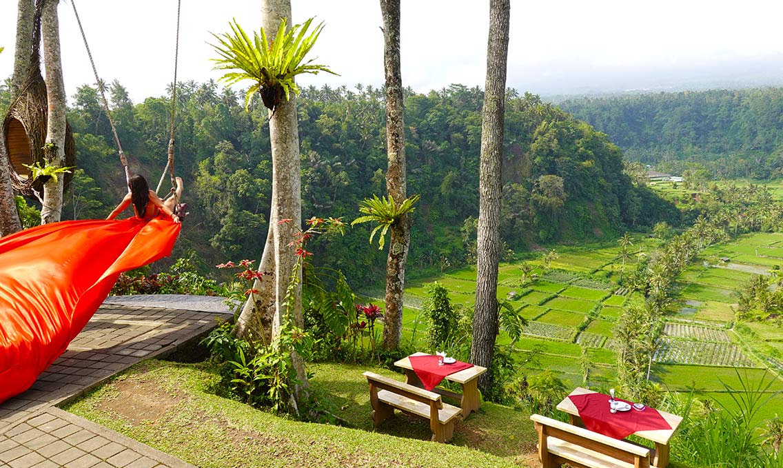 Restaurante Lereng Agung con vistas a los arrozales.