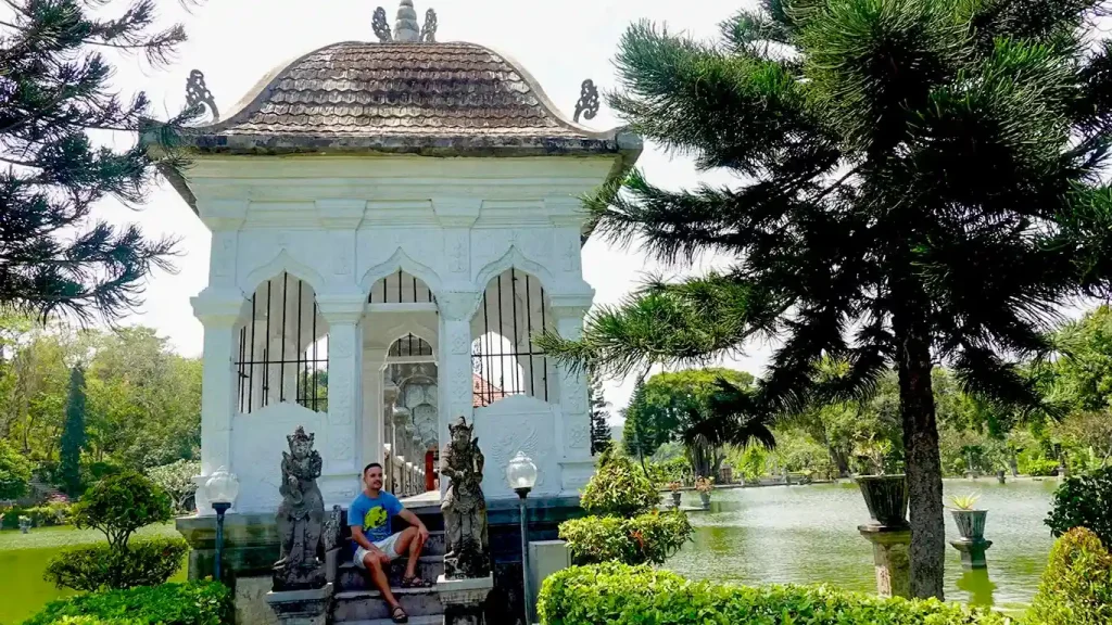 Taman Ujung Water Palace ruta en el este de Bali durante nuestra ruta.