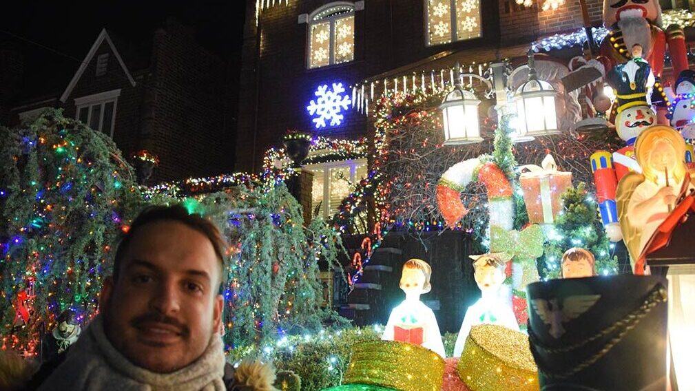 Espectaculares casas decoradas con luces en Dyker Heights