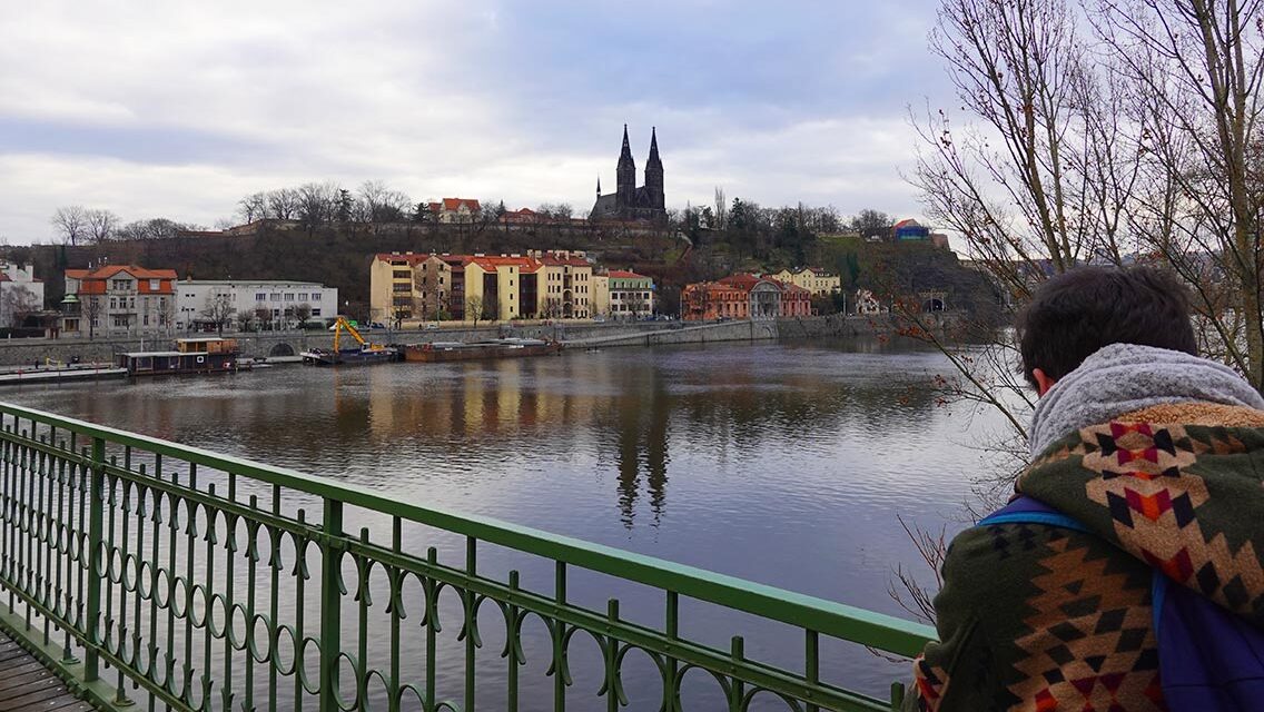 Vistas desde el río de Praga