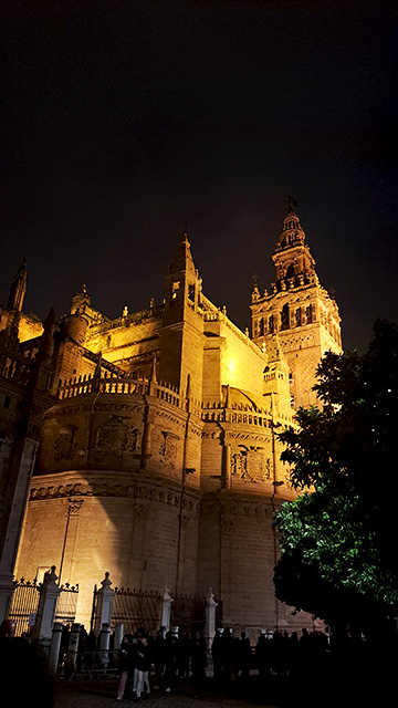 Giralda de noche