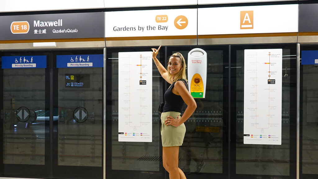 Estación de MRT en Singapur.