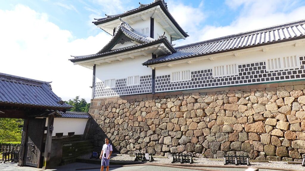 Entrada al Castillo de Kanazawa, de lo más bonito que ver de la ciudad