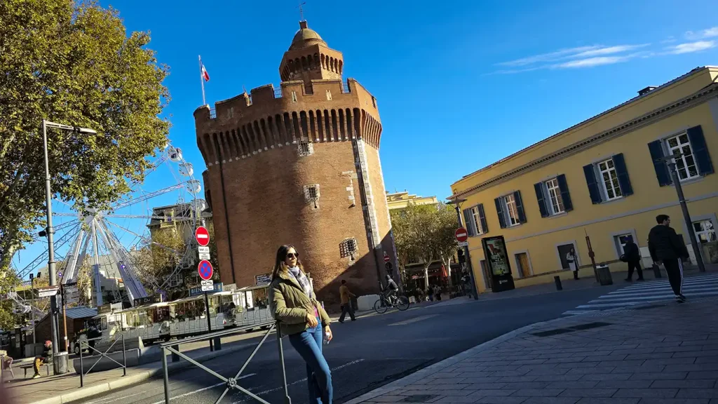 Le Castillet en el centro histórico de Perpiñán.