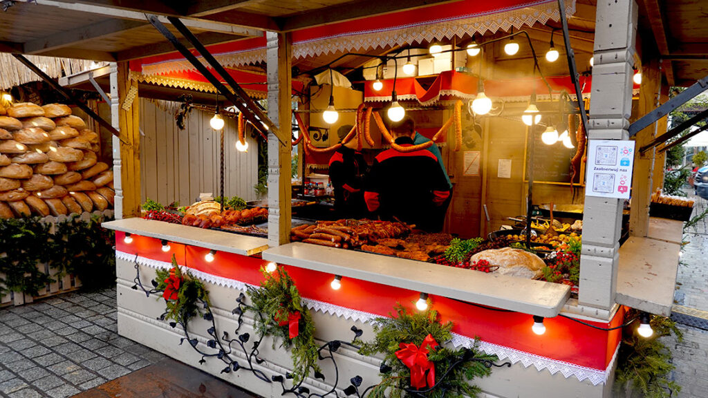 Puesto de comida polaca en el mercadillo de Navidad de Cracovia.