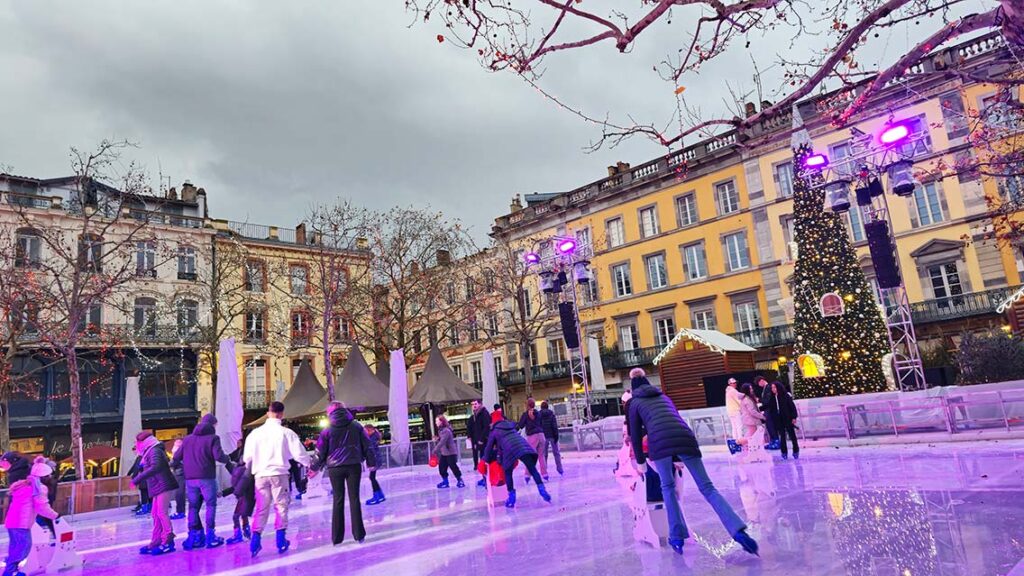 Pista de hielo de Navidad en Place Carnot de Carcassonne.