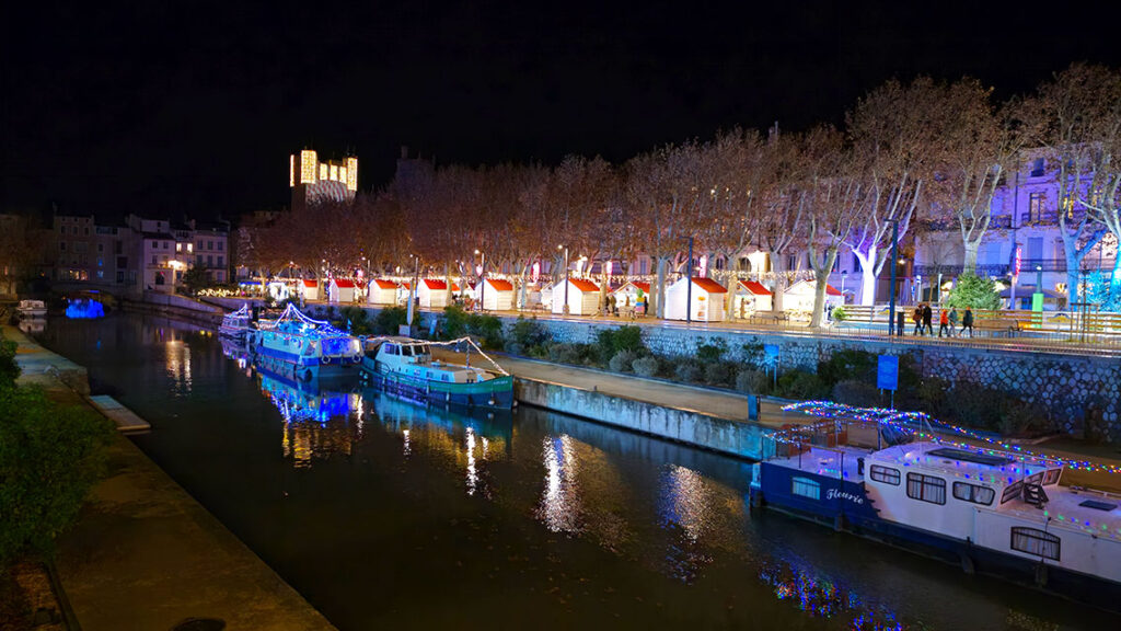 Mercadillo de Navidad de Narbona junto al Canal de la Robine.