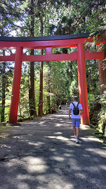 Paseo de Toris hasta el tempo de Hakone