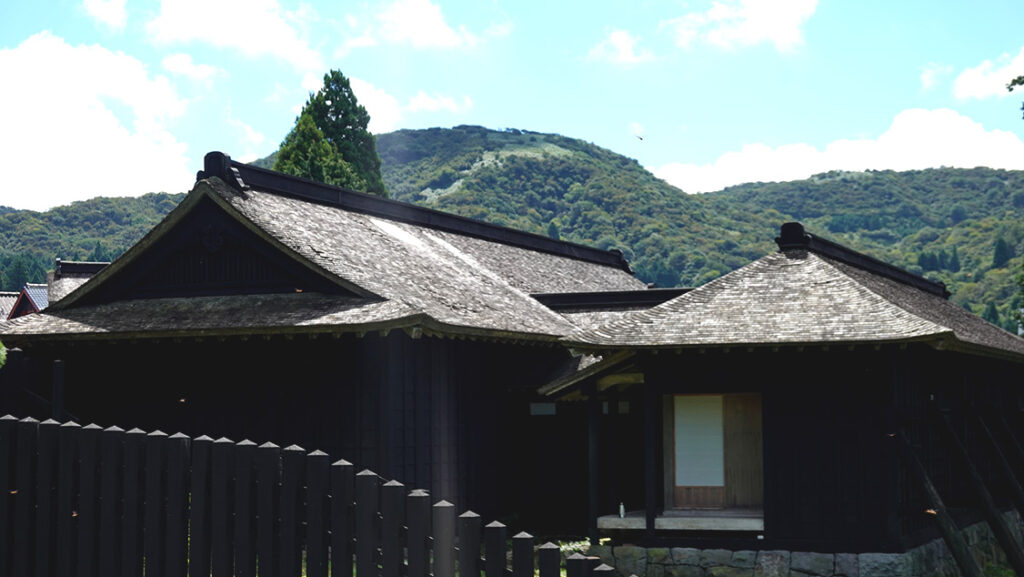 Fachada de la antigua estación de control de Hakone Sekisho.