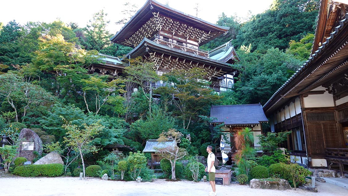 El Templo Daisho-in en medio de la naturaleza