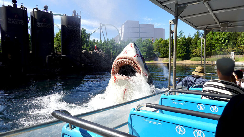 Atracción del tiburón gigante de la película en Universal Studios Japan.