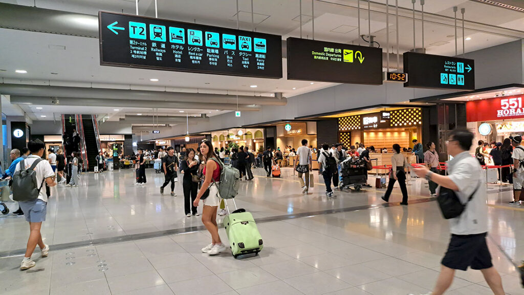Llegada al Aeropuerto de Osaka Kansai con equipaje.