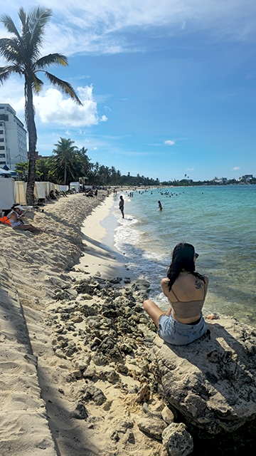 en la playa de san andres