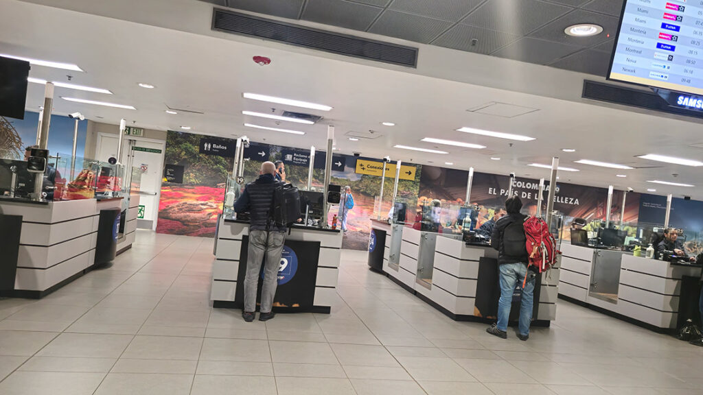 Mostrador de aduanas del aeropuerto de Bogotá