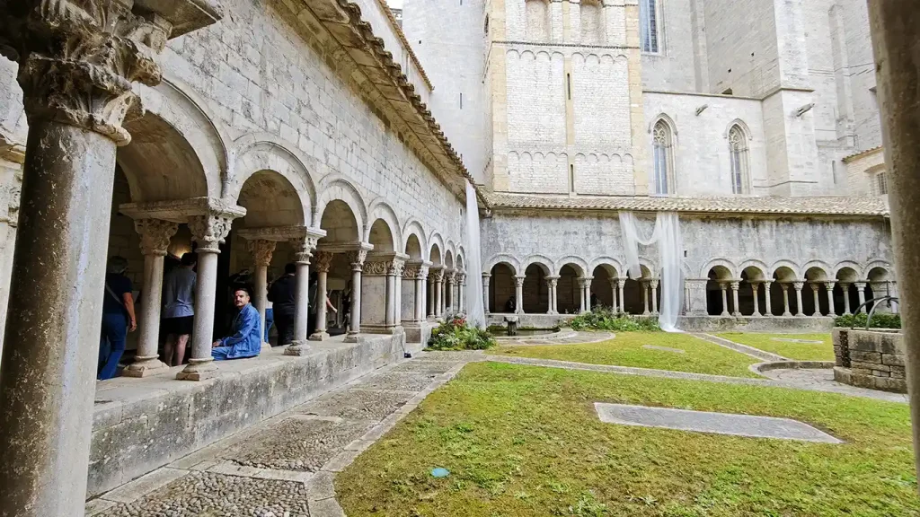Claustro Catedral de Girona en Temps de Flors