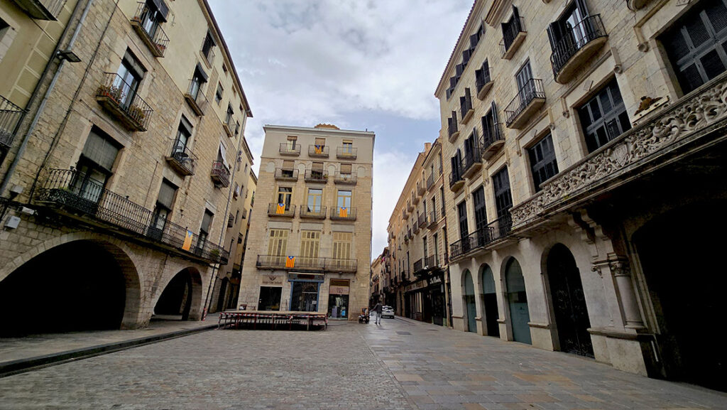 Plaza del vi en Girona Ayuntamiento