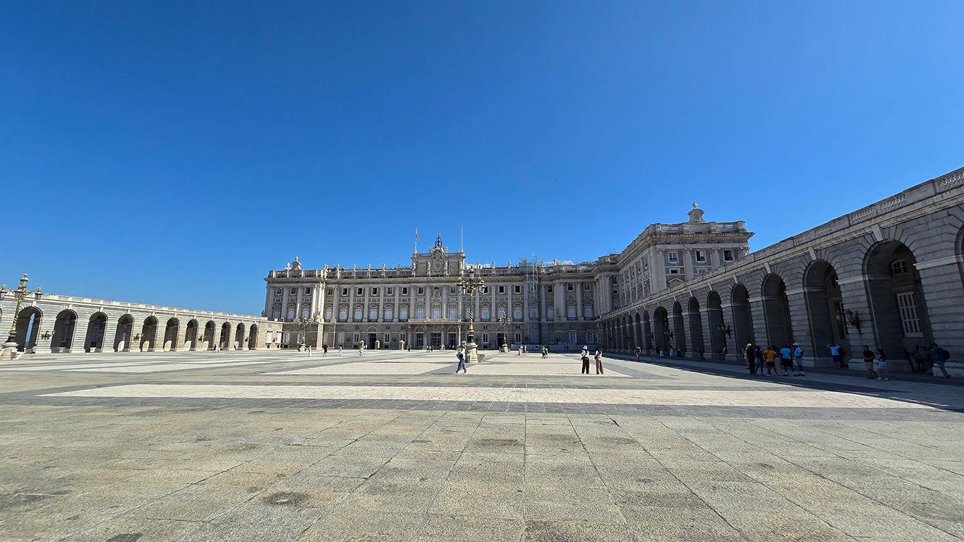 Entrada al Palacio Real