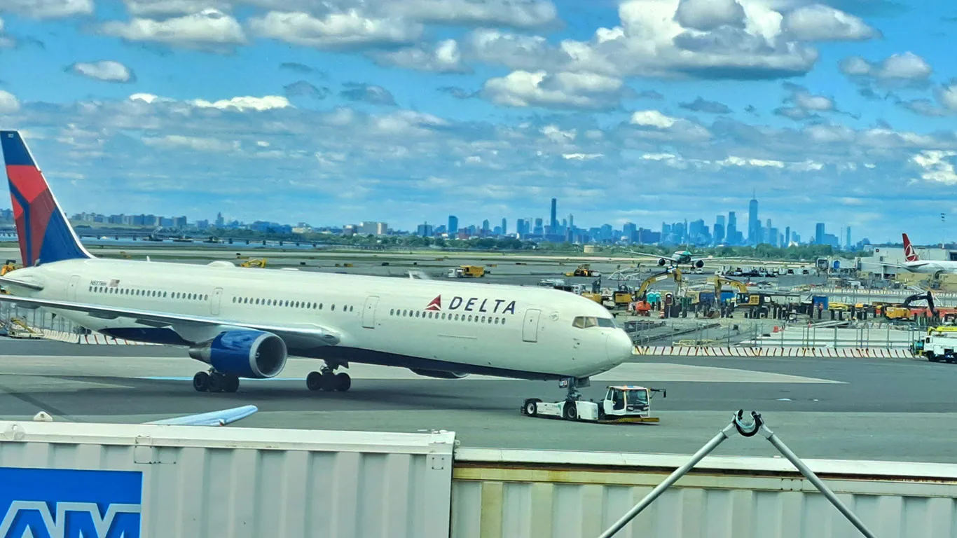 Avión en aeropuerto de Estados Unidos