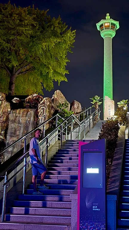 Torre de Busan de noche