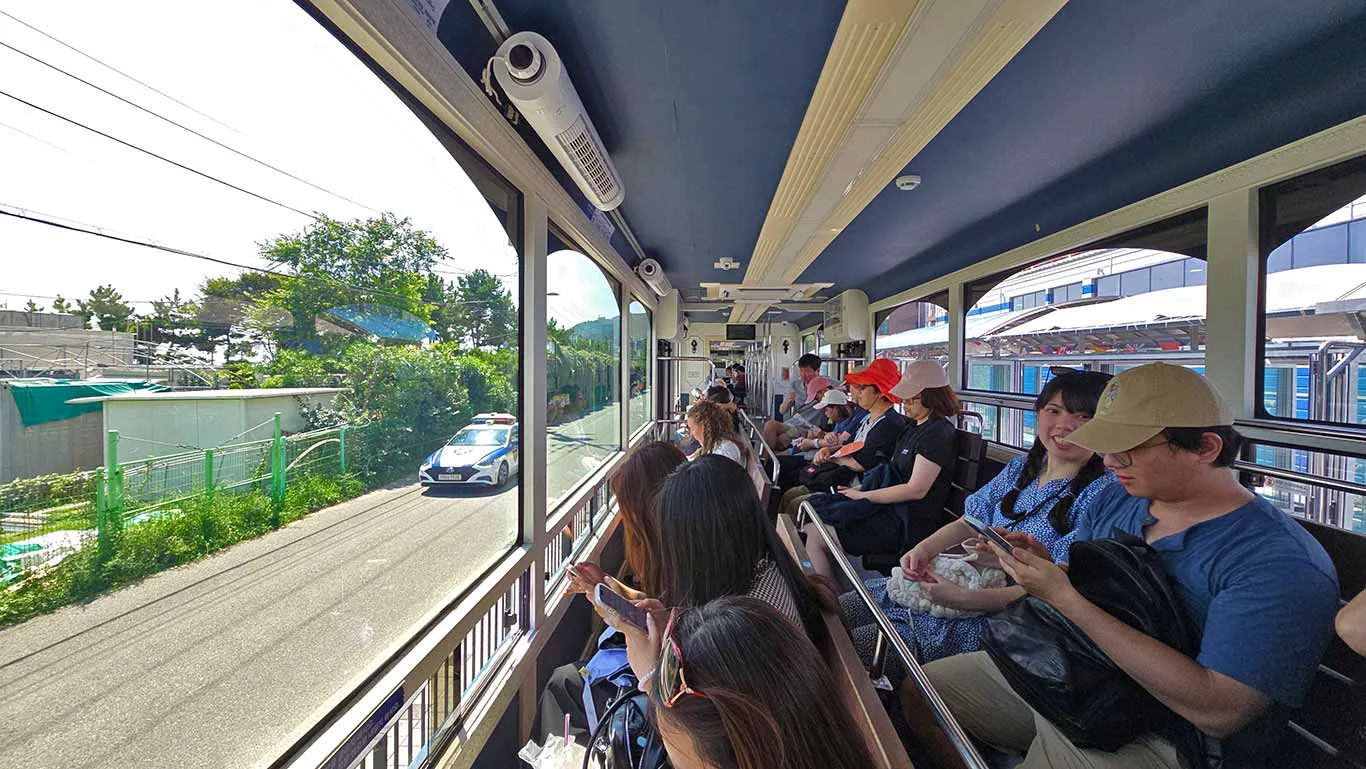 Interior del Beach Train en Busan