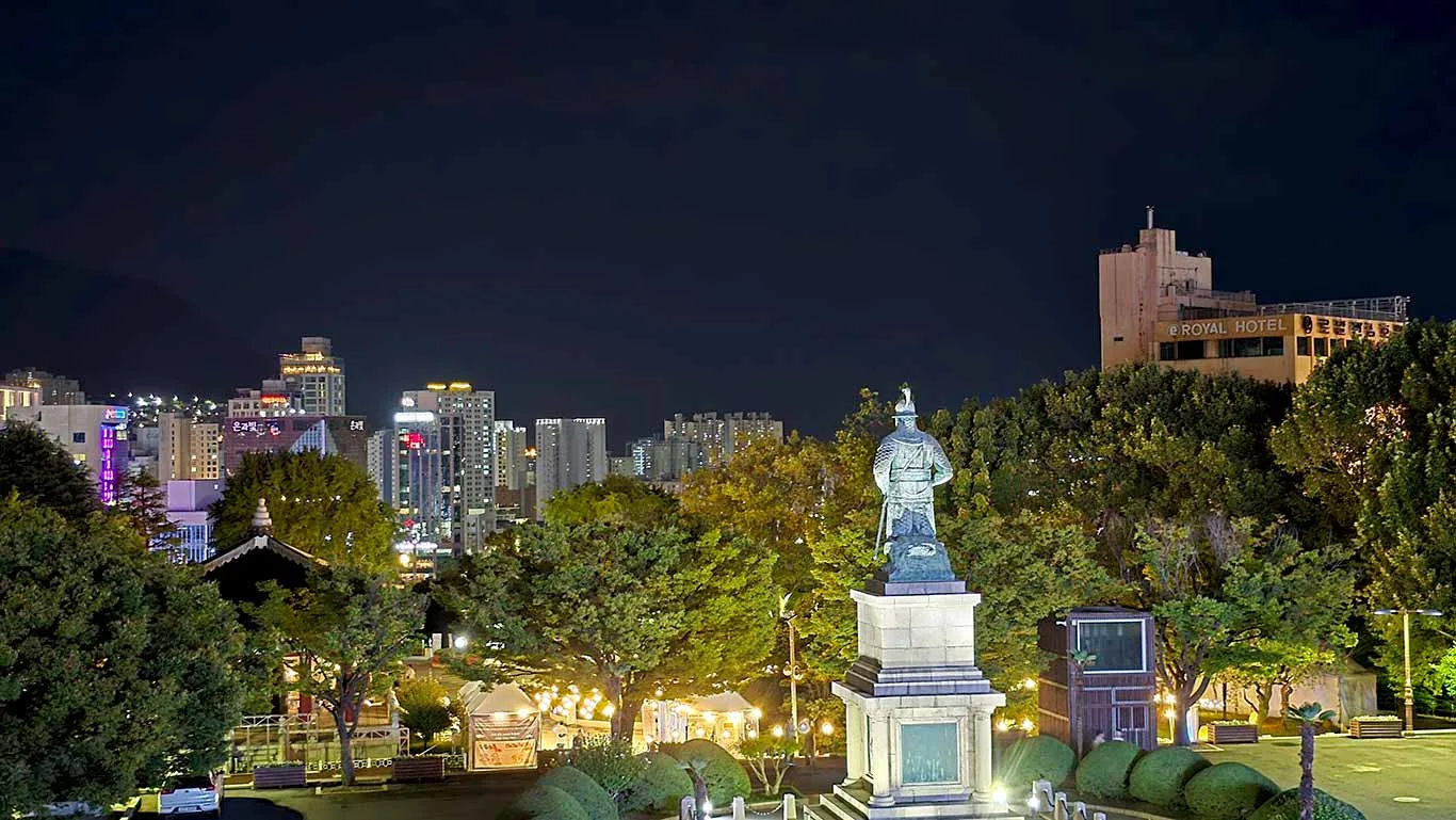 Vistas de la ciudad de Busan desde el parque de la Torre de Busan