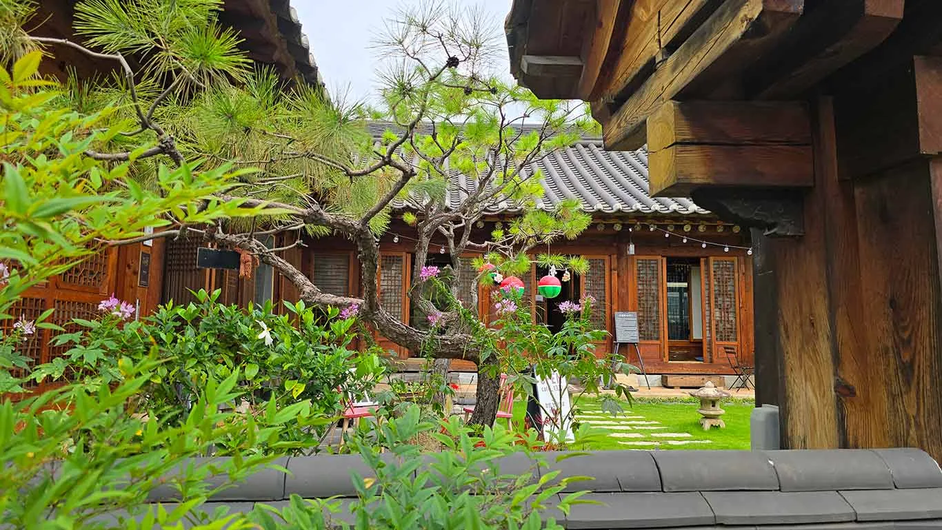 Interior de la cafetería 1322 muy famosa en Jeonju