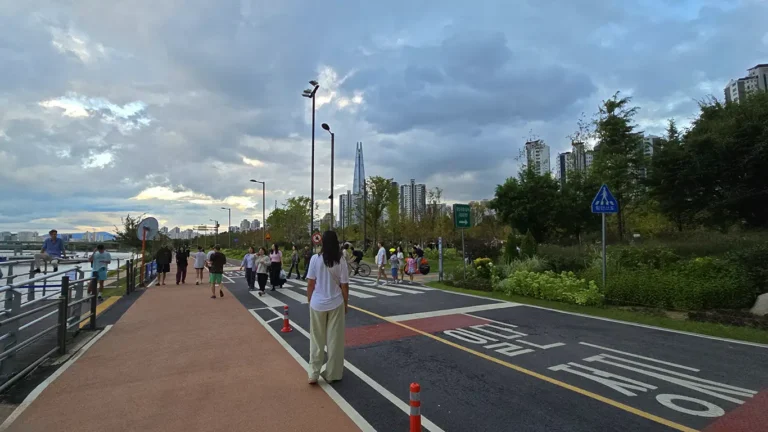 Paseando alrededor del río Han, un plan para hacer en el atardecer de Seúl