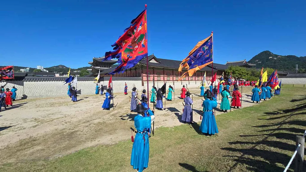 Cambio de guardia en el Palacio Gyeongbokgung de Seúl