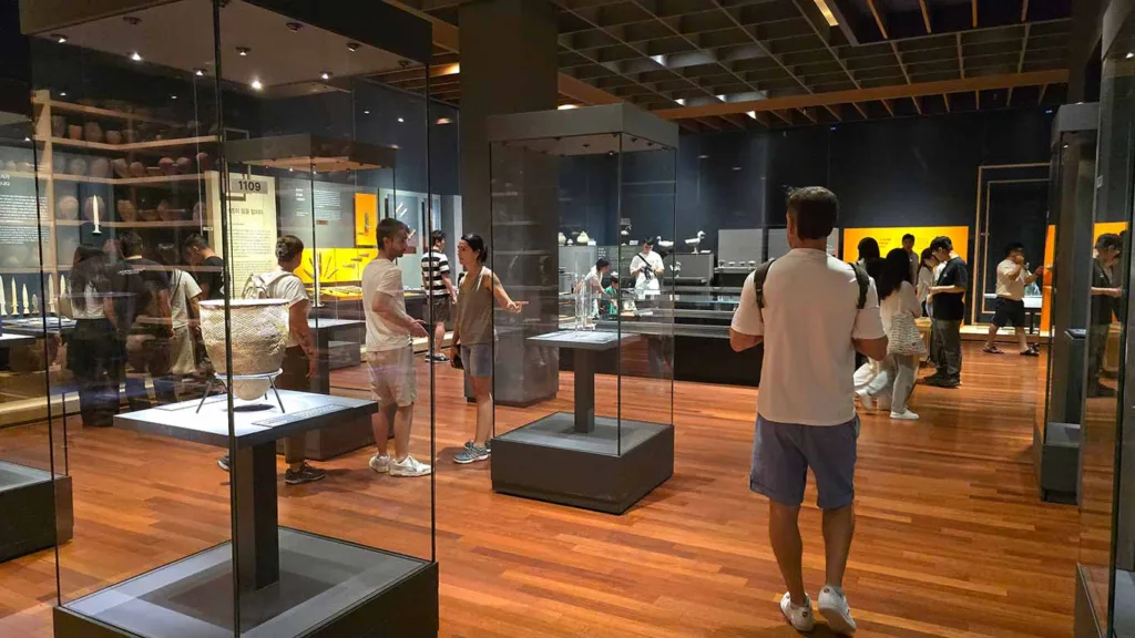 Joan en el interior del Museo Nacional de Gyoengju