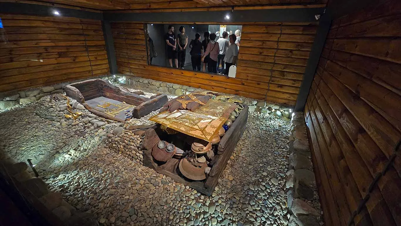 Tumba real de la realeza de Gyeongju en el complejo de tumbas Daereungwon.
