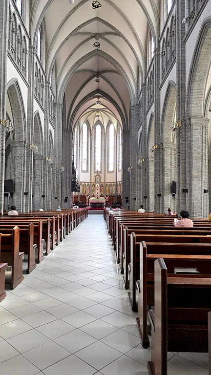 Interior de la Catedral de Myeongdong en Seúl