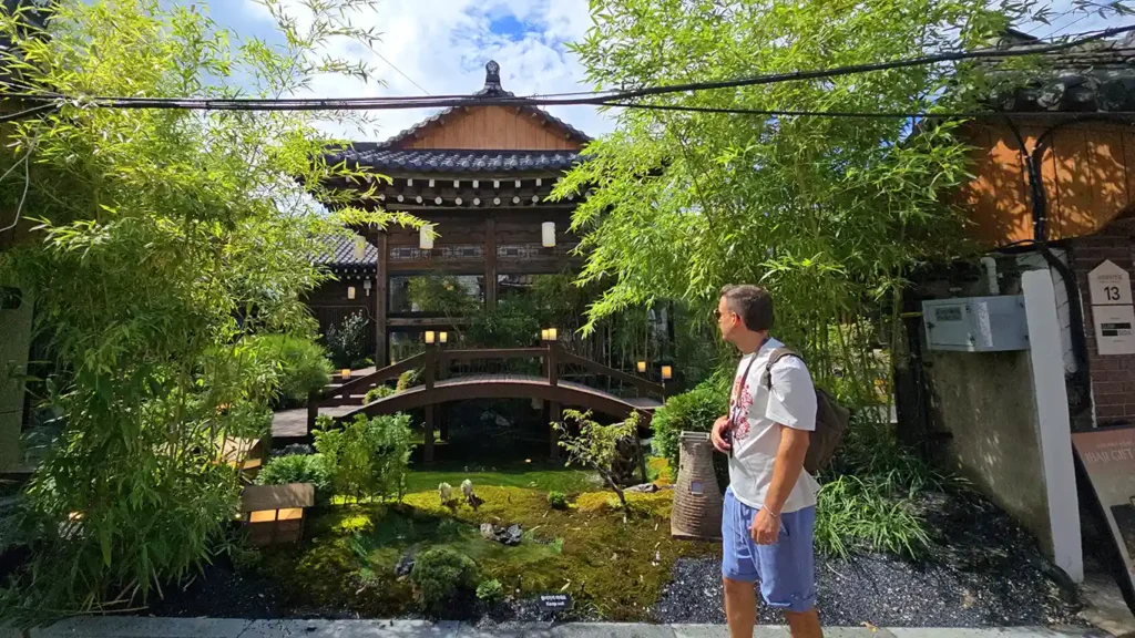 Uno de los muchos hanok convertidos en restaurantes en Hwangnidan-gil Street de Gyeongju