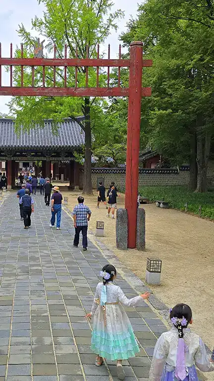 Niñas con el traje Hanbok