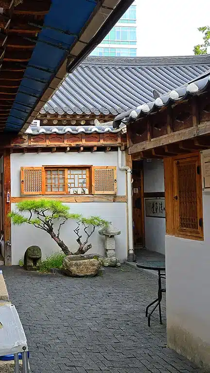 interior de una casa hanok