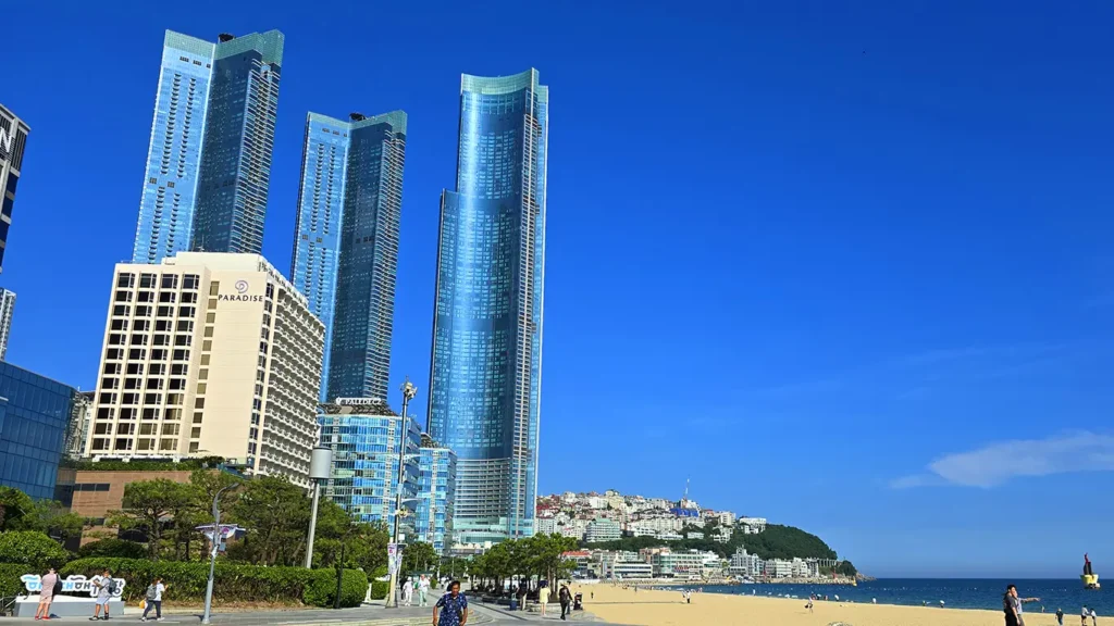 Vistas desde la playa del complejo