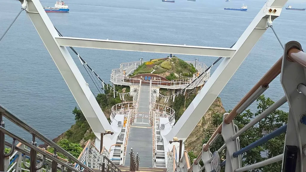 Songdo Yonggung Suspension Bridge