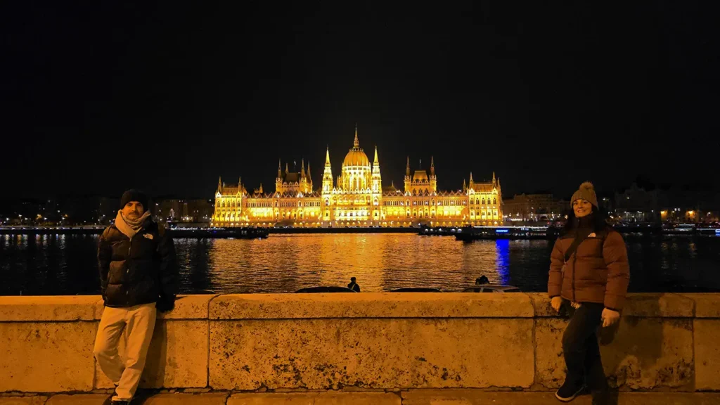 Foto parlamento de Budapest de noche