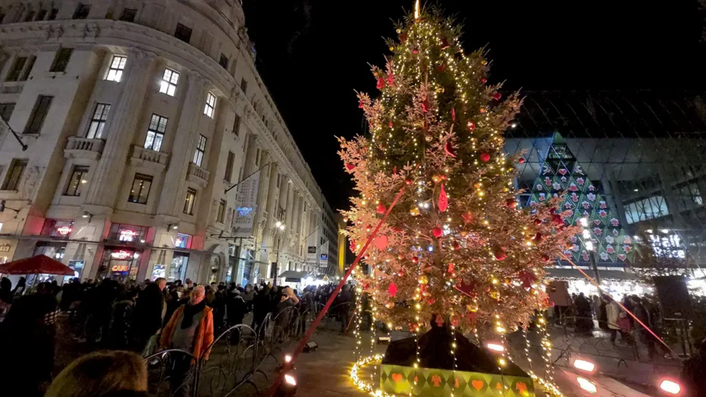 Árbol de Navidad en la plaza