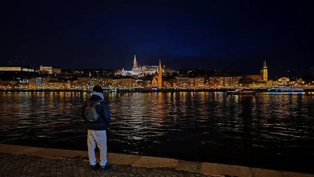Vistas de la zona de Buda de noche
