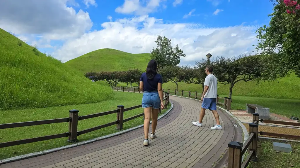 Paseando por las tumbas reales de la dinastía Silla en Gyeongju