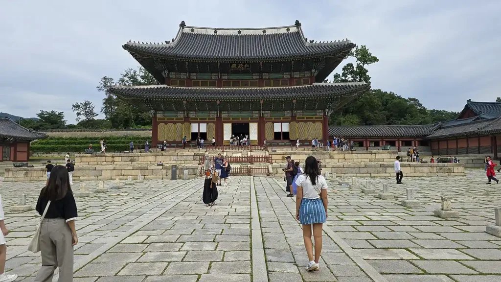 Paseando por el Palacio Changdeokgung uno de los más impresionantes de Seúl